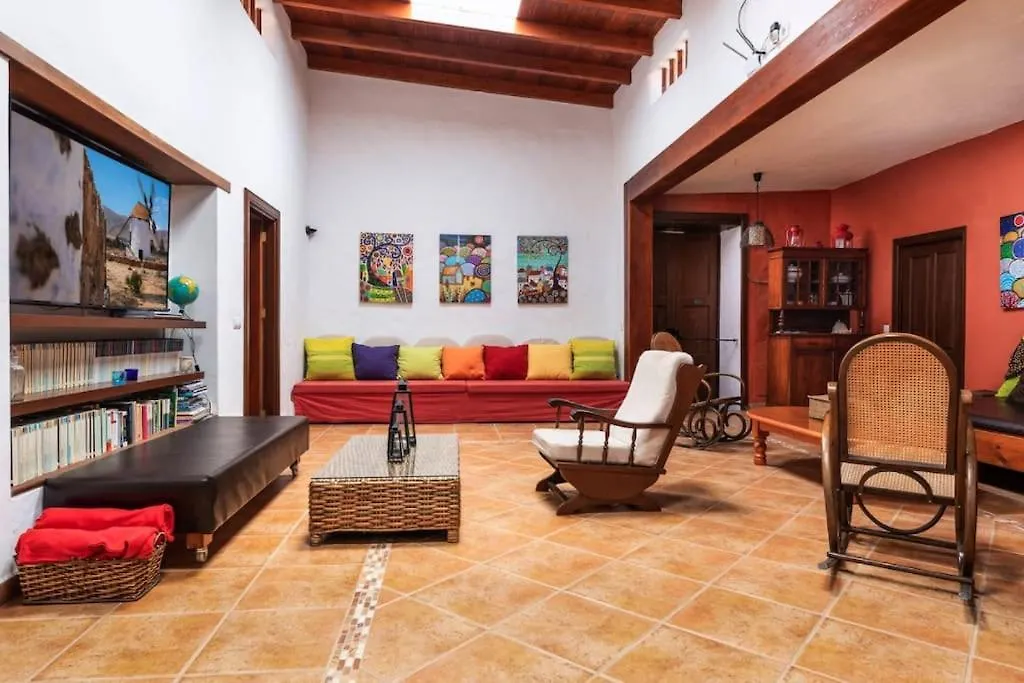 Histórica Villa con molino de viento Antigua