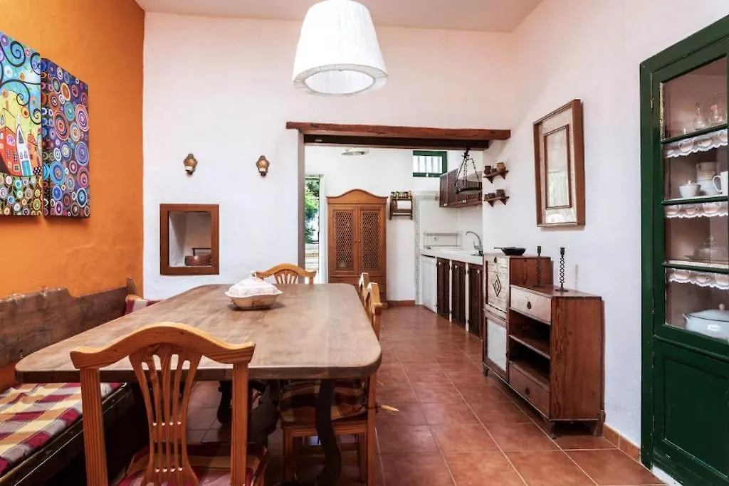 Histórica Villa con molino de viento Antigua  España